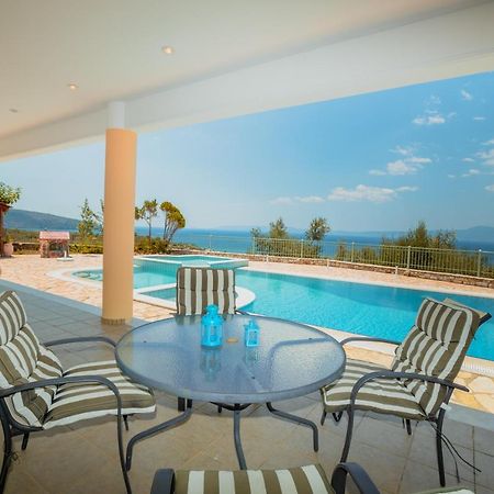 Cleopatra'S House Apartment Каламата Екстериор снимка