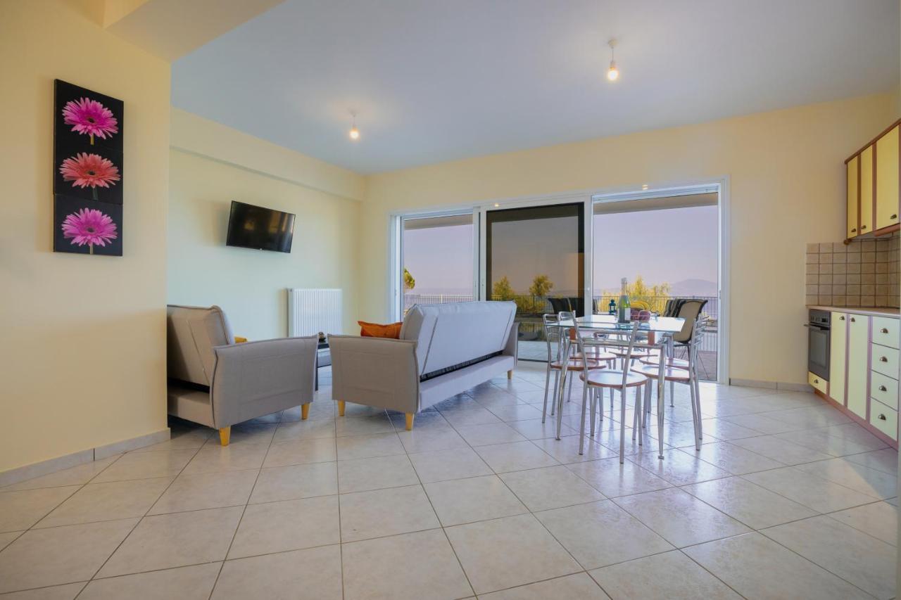 Cleopatra'S House Apartment Каламата Екстериор снимка