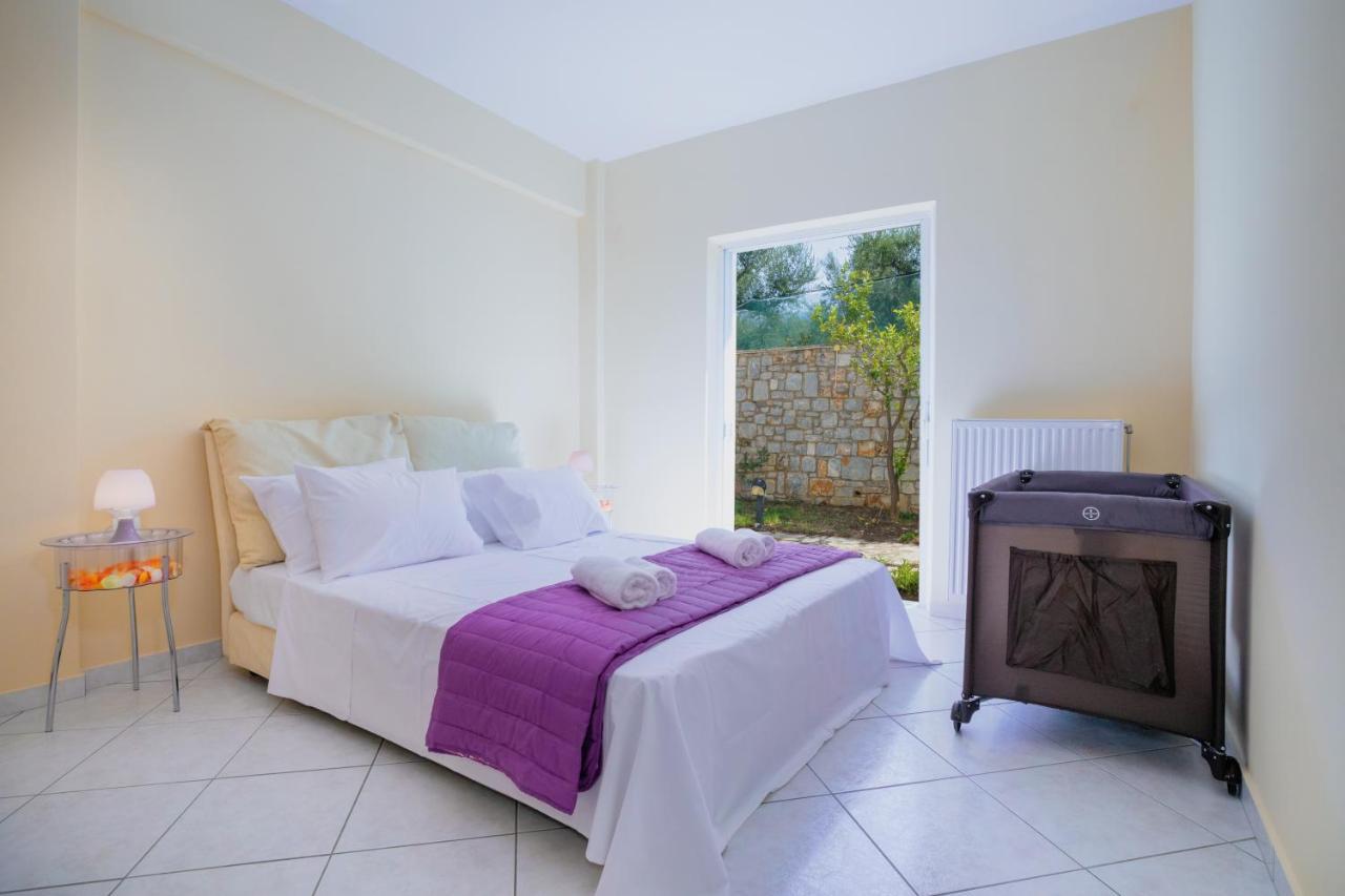 Cleopatra'S House Apartment Каламата Екстериор снимка