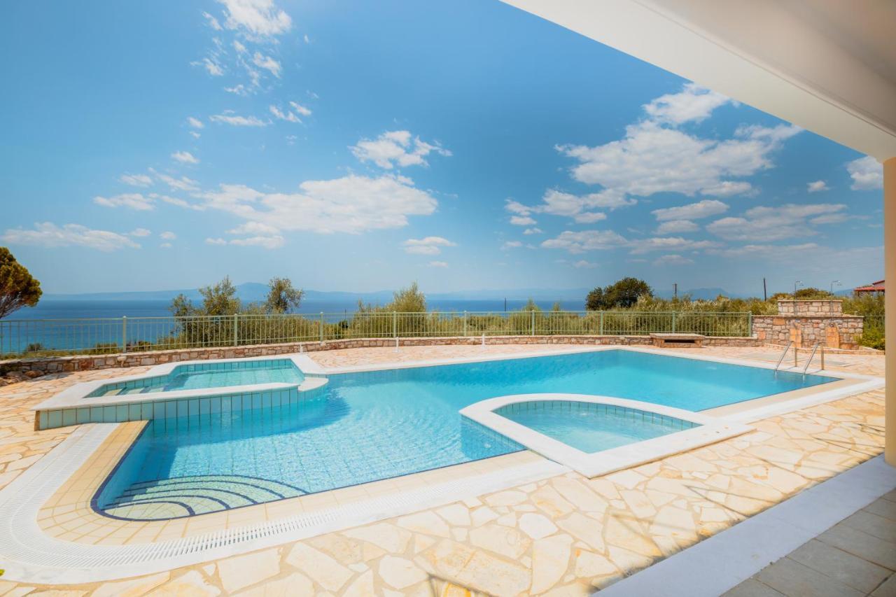 Cleopatra'S House Apartment Каламата Екстериор снимка